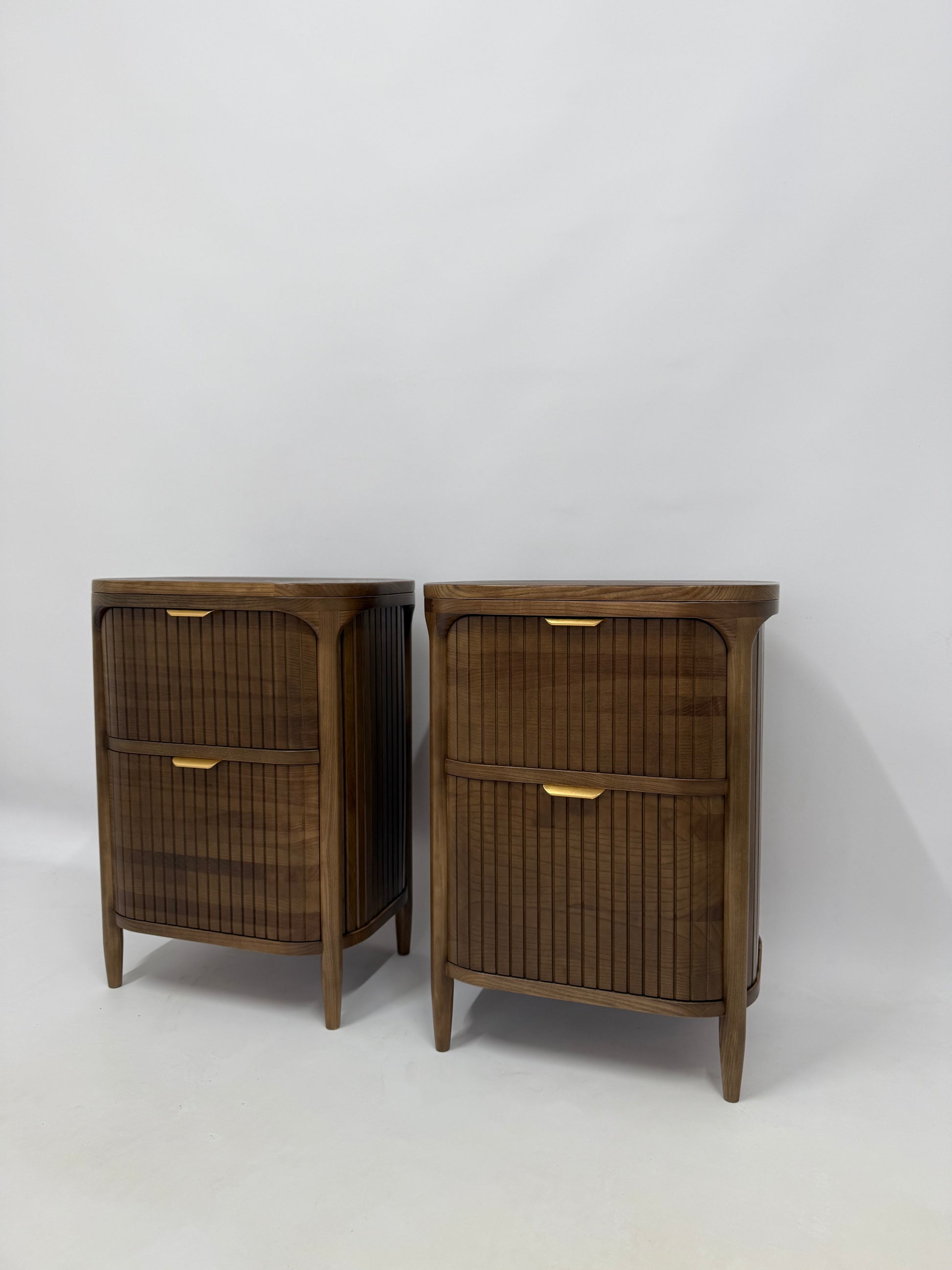 Приліжкова тумба Kleo