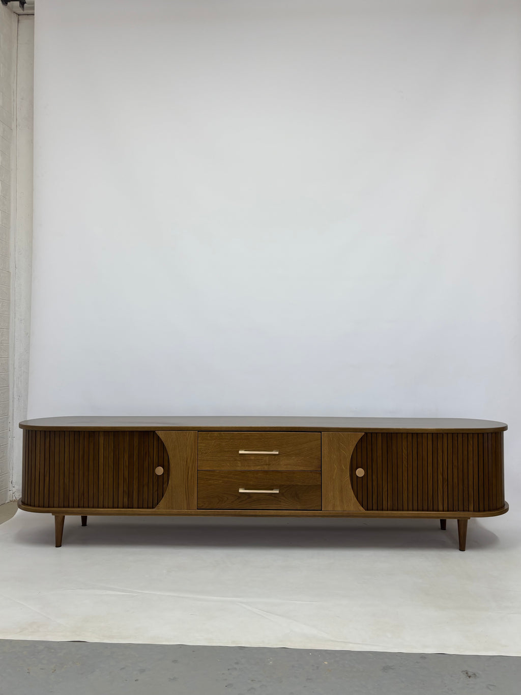 Media stand Aura